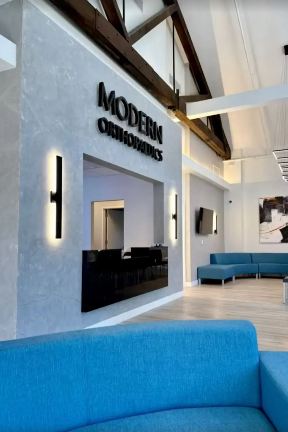 Reception area at Modern Orthopaedics of New Jersey, Paramus